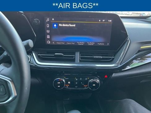 Used 2025 Chevrolet Trax ACTIV w/ Sunroof Package image 11
