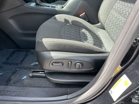 Used 2024 Chevrolet Equinox LT image 17