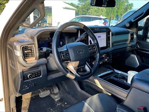 Used 2025 Ford F250 Platinum AWD/4WD image 5