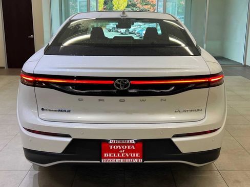 New 2026 Toyota Crown Platinum image 5