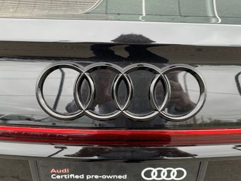 Used 2023 Audi S8 w/ S8 Comfort Plus Package AWD/4WD image 26