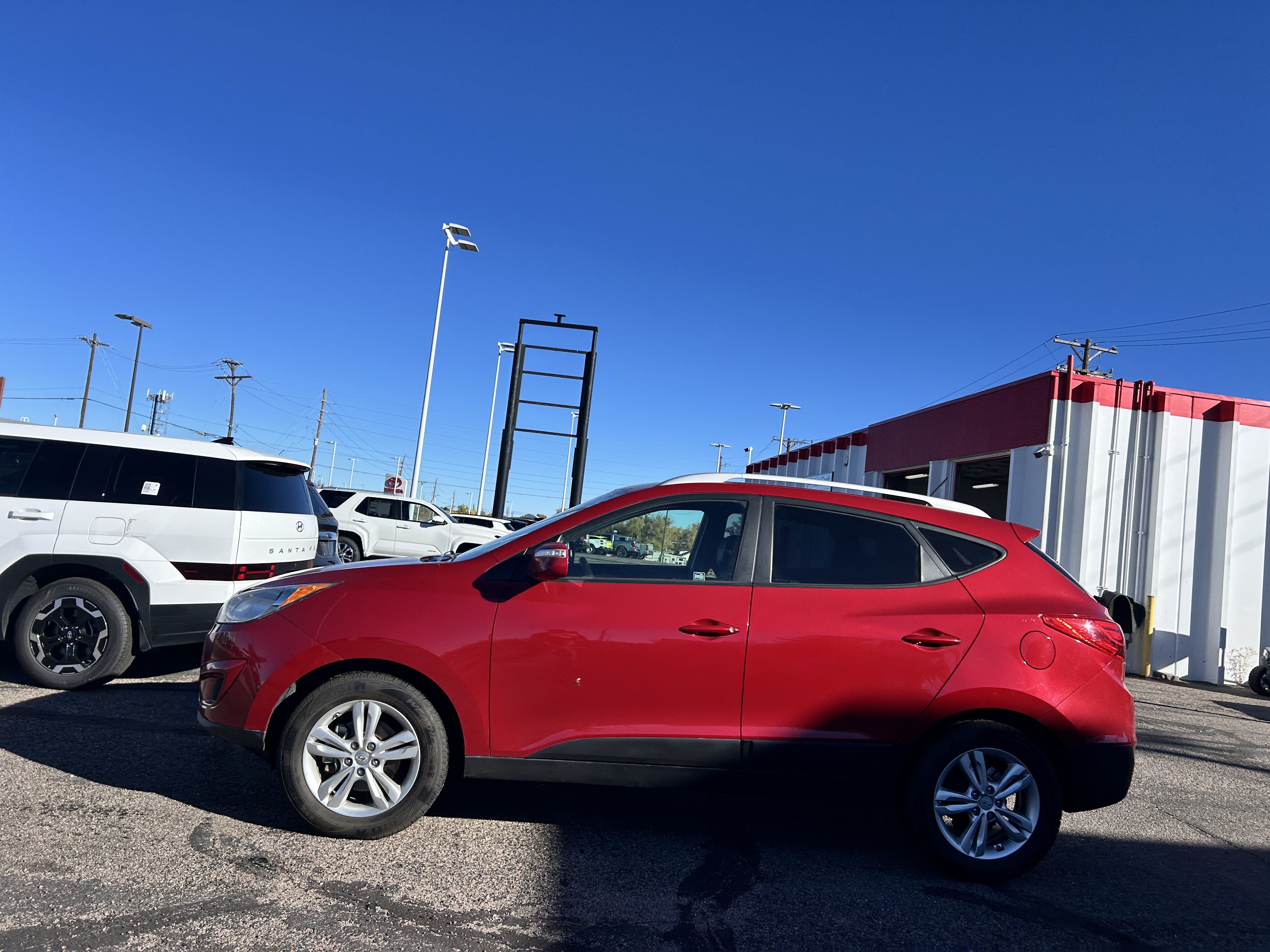 Used 2012 Hyundai Tucson GLS FWD image 2
