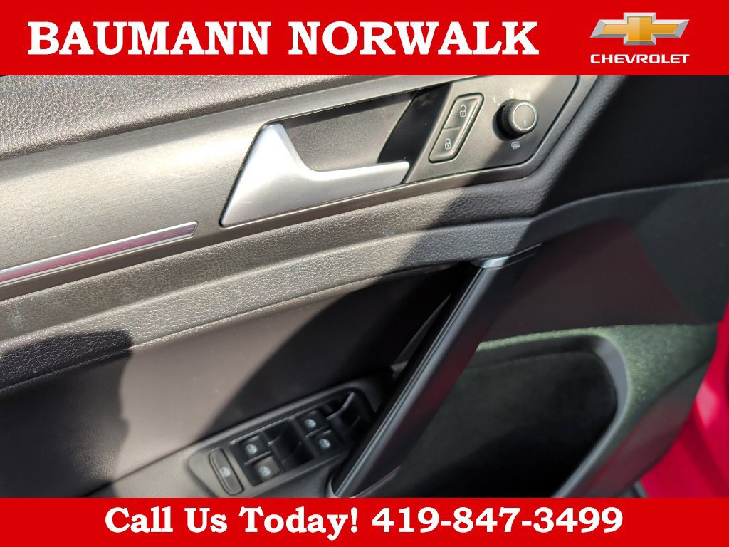 Used 2021 Volkswagen GTI SE FWD image 14
