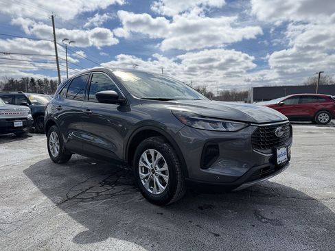 Certified 2023 Ford Escape Active AWD/4WD image 10