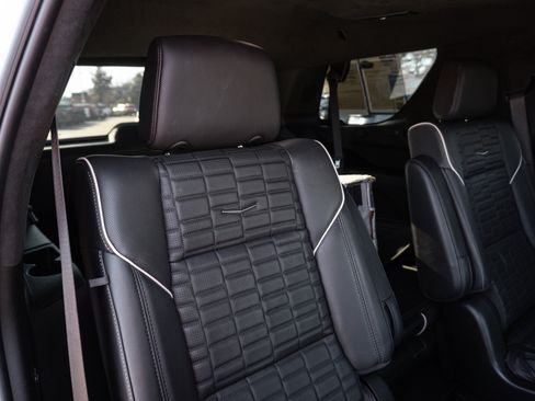 Used 2023 Cadillac Escalade V w/ LPO, ONYX Package image 33