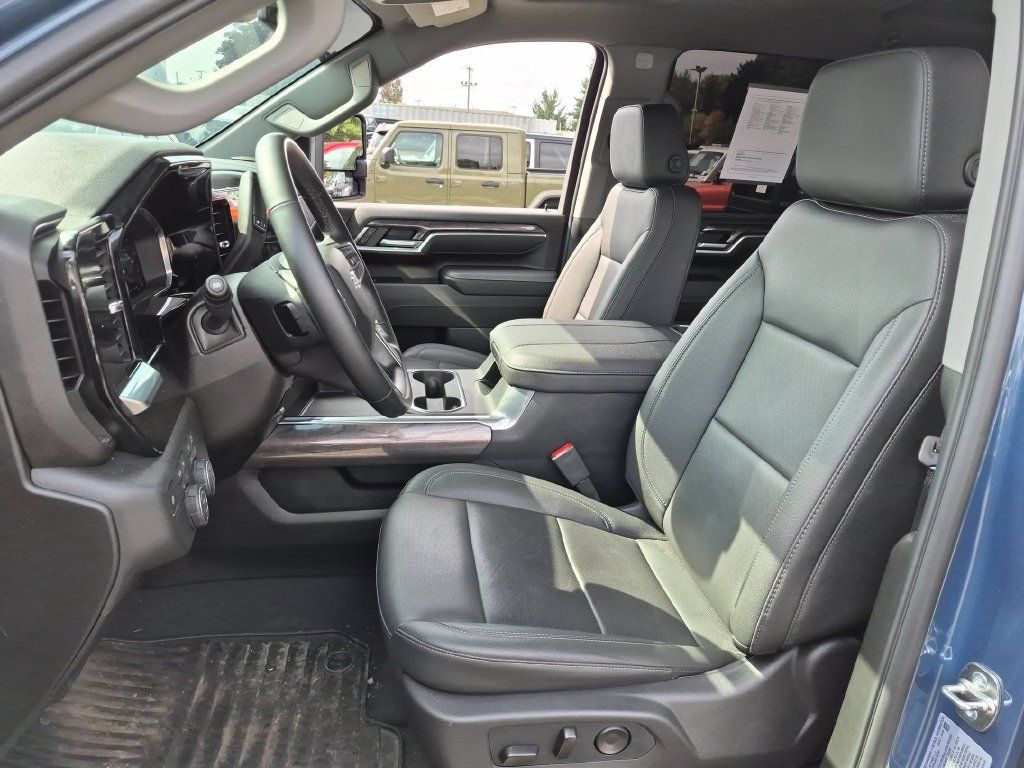 Used 2026 Chevrolet Silverado 3500 LTZ w/ Trail Boss Package AWD/4WD image 12