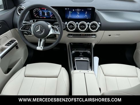 Used 2025 Mercedes-Benz GLA 250 4MATIC image 15