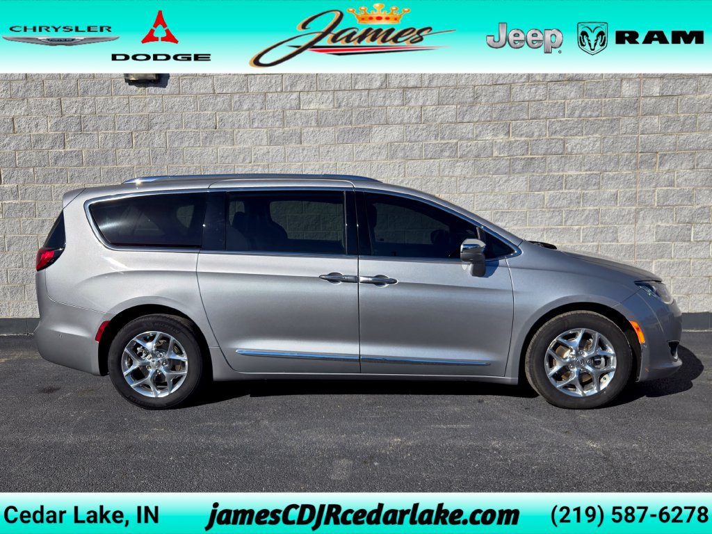 Used 2017 Chrysler Pacifica Limited FWD image 6