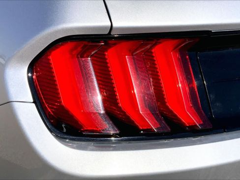 Used 2019 Ford Mustang Premium image 30