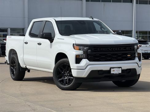 New 2026 Chevrolet Silverado 1500 Custom image 2