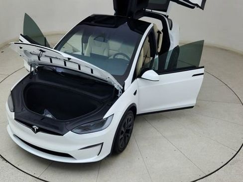 Used 2024 Tesla Model X image 82