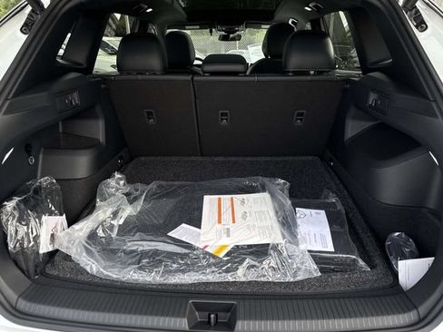 New 2026 Volkswagen Tiguan SE R-Line AWD/4WD image 6