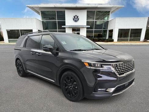 Used 2024 Kia Carnival SX Prestige image 1