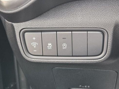Used 2025 Kia Soul LX w/ LX Technology Package FWD image 27