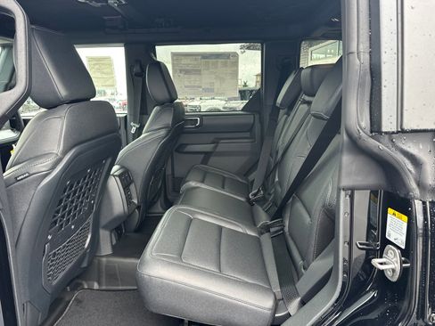 New 2025 Ford Bronco Badlands w/ Sasquatch Package image 11