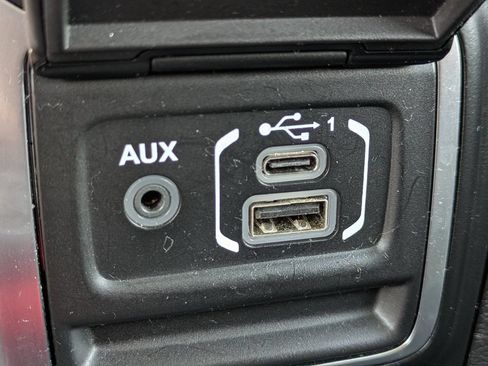 Used 2021 Jeep Wrangler Unlimited Rubicon AWD/4WD image 22