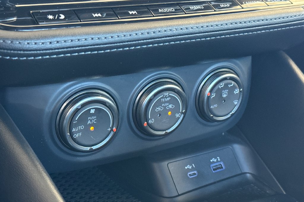 Used 2024 Nissan Z Performance w/ Heritage Edition RWD image 17