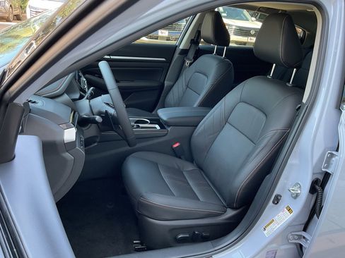 New 2025 Nissan Altima 2.5 SR image 12