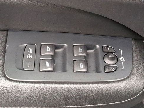 Used 2019 Volvo S60 T6 Momentum w/ Multimedia Package image 23