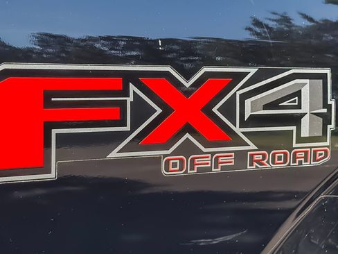 Used 2018 Ford F150 XLT w/ Equipment Group 302A Luxury AWD/4WD image 37