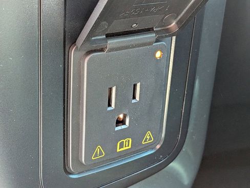 Used 2023 Ford F150 Lariat w/ Equipment Group 502A High image 25