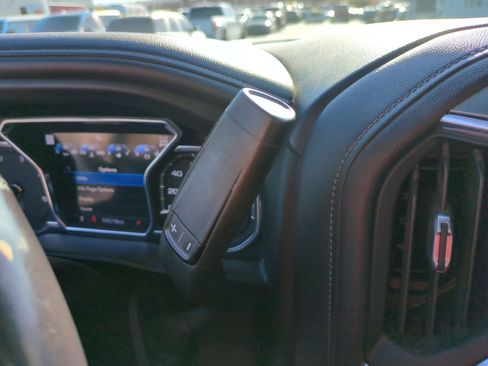 Used 2022 GMC Sierra 3500 Denali image 27