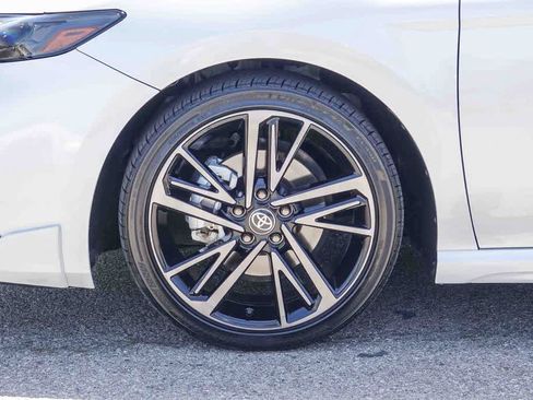 Used 2025 Toyota Camry XSE FWD image 10