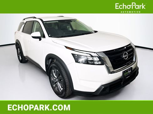 Used 2025 Nissan Pathfinder SV AWD/4WD image 1