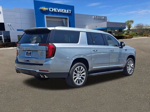 Used 2025 GMC Yukon XL Denali AWD/4WD image 25