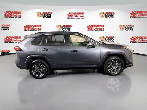 Certified 2023 Toyota RAV4 XLE Premium AWD/4WD image 17