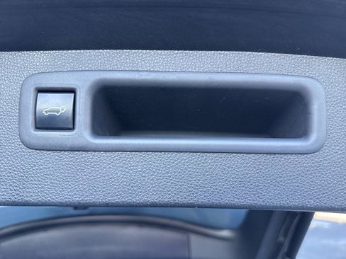 Used 2020 Toyota Highlander Limited image 32