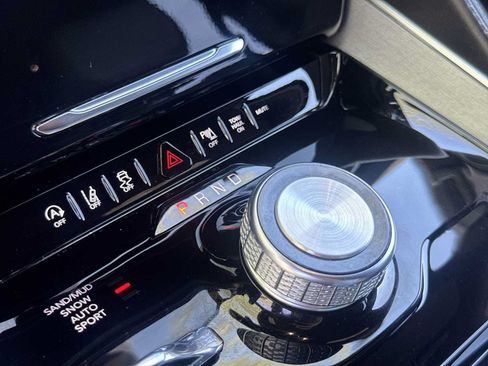 Used 2023 Jeep Wagoneer Series II AWD/4WD image 21