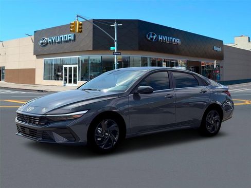 New 2026 Hyundai Elantra SEL Sport Premium FWD image 2