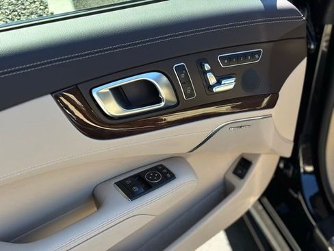 Certified 2019 Mercedes-Benz SL 550 image 18