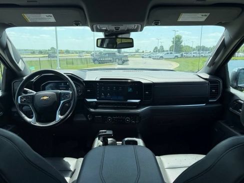 Used 2023 Chevrolet Silverado 1500 LTZ w/ LTZ Convenience Package II AWD/4WD image 6