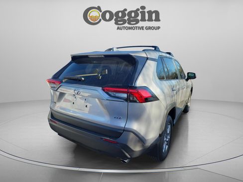 Used 2025 Toyota RAV4 XLE image 4