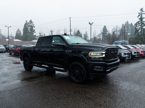 Used 2020 RAM 2500 Laramie w/ Night Edition image 27