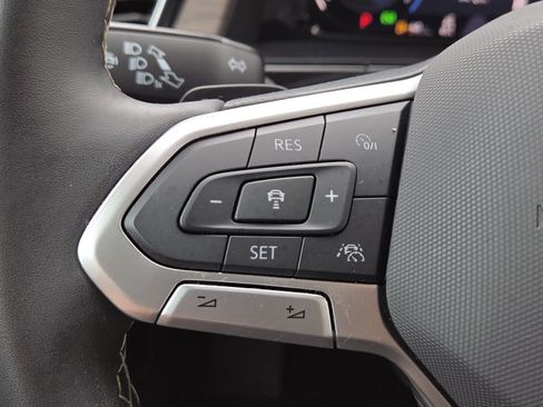 Used 2024 Volkswagen Atlas SEL AWD/4WD image 11