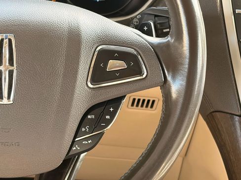 Used 2017 Lincoln MKX Reserve w/ Lincoln MKX Climate Package image 36