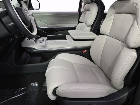 New 2026 Lincoln Navigator L Reserve w/ Jet Appearance Package AWD/4WD image 13
