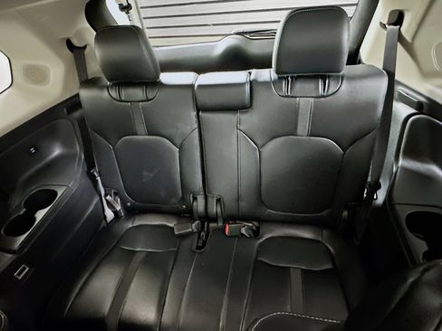 Used 2025 Honda Pilot Touring image 28