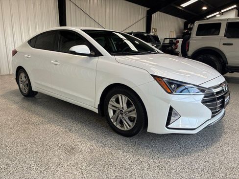 Used 2020 Hyundai Elantra SEL w/ Winter Weather Package FWD image 4