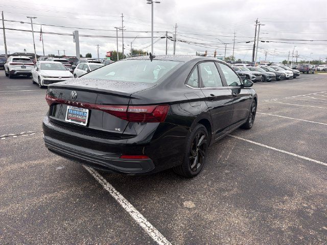 Certified 2025 Volkswagen Jetta SE w/ Sunroof Package FWD image 4