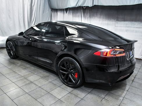 Used 2021 Tesla Model S Plaid image 4