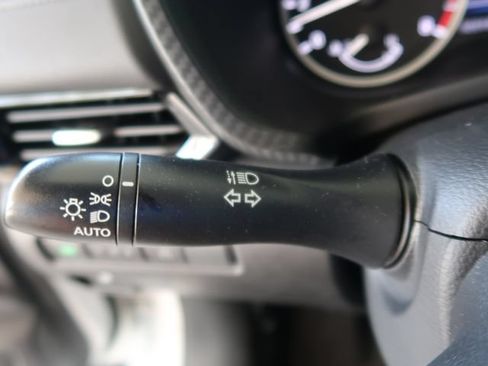 Used 2022 Nissan Sentra SV FWD image 23