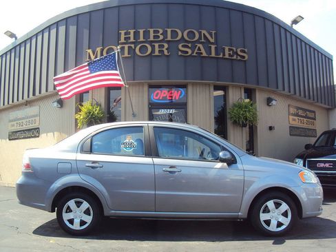 Used 2009 Chevrolet Aveo LT w/ Power and Convenience Package FWD image 1