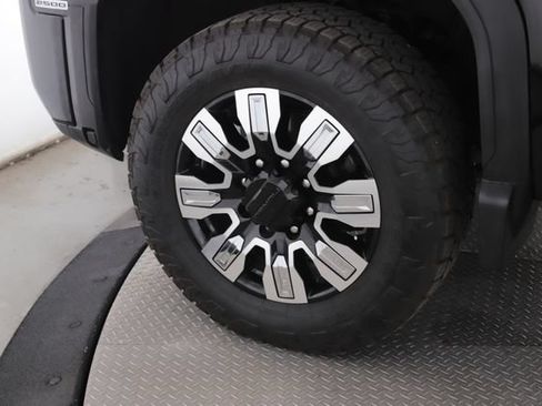 Used 2024 GMC Sierra 2500 Denali w/ Denali Reserve Package AWD/4WD image 13