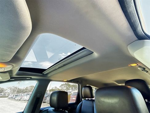 Used 2013 INFINITI JX35 Base w/ Premium Pkg image 24