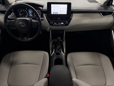 Used 2023 Toyota Corolla Cross L image 14