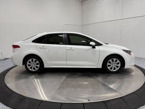 Used 2022 Toyota Corolla LE w/ Carpet Mat Package (TMS) image 9